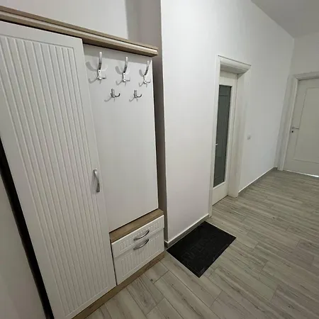 201 Meridiano View *